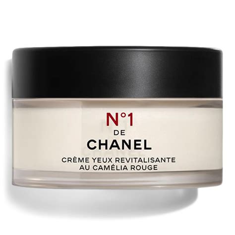 N°1 DE CHANEL Revitalizing Eye Cream .